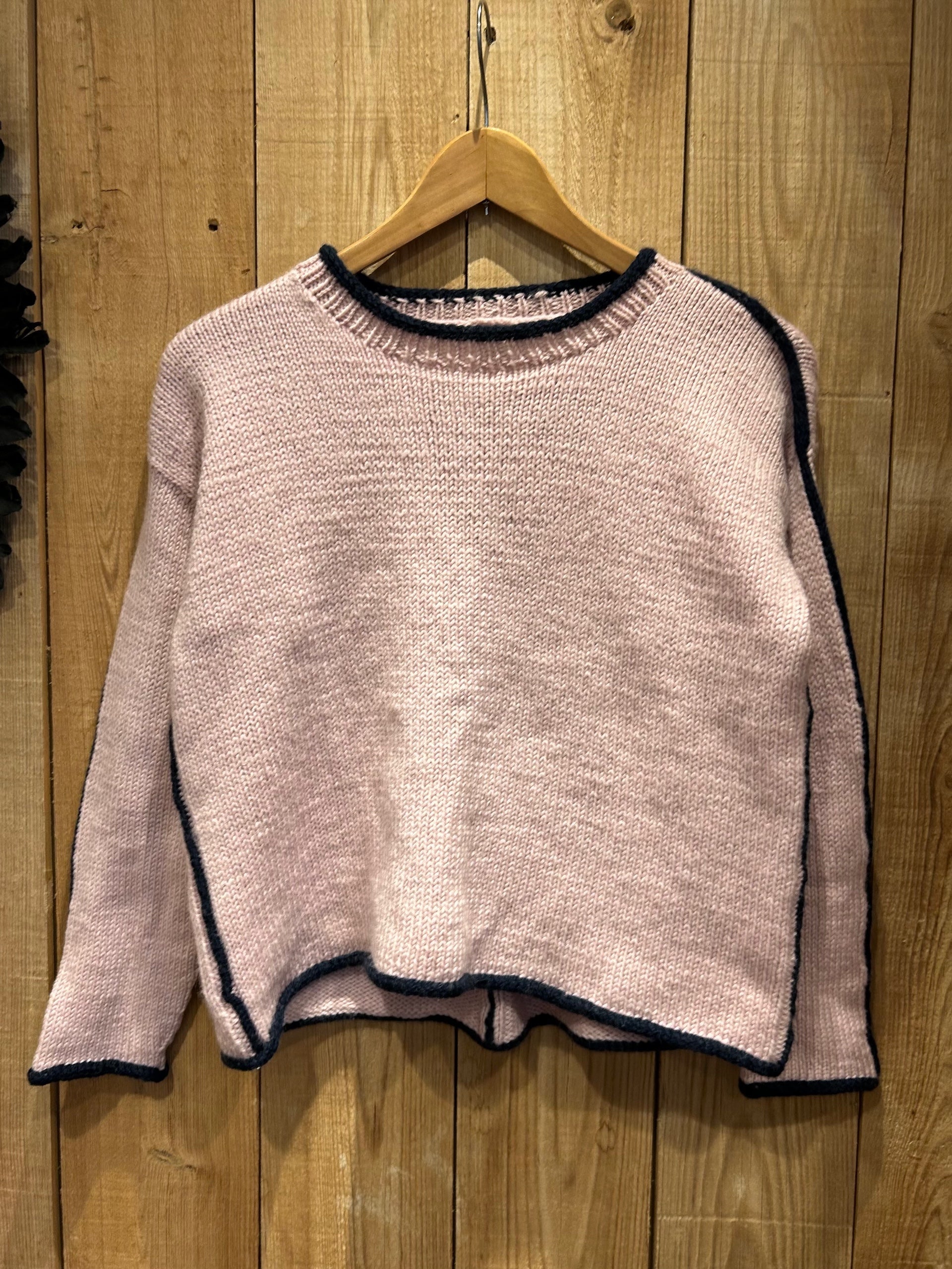 マカロニ様 レシピプレゼント】MACARONI Thick で編む Quiet Line Pullover キット